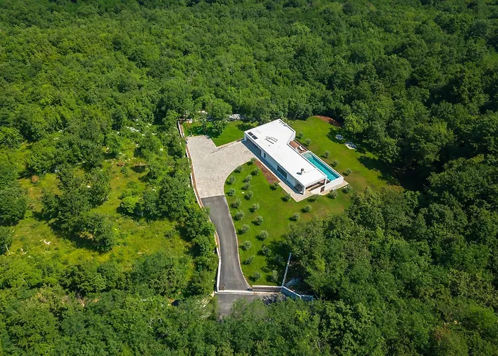 Nicol Tireli Βίλα