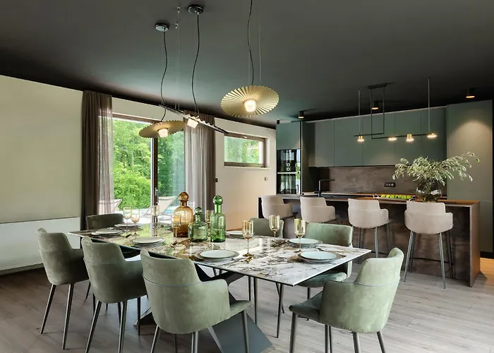 Nicol Tireli Βίλα *