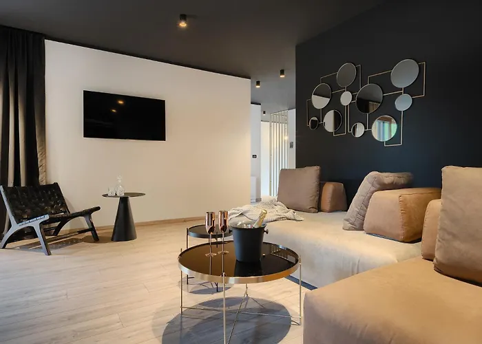 Nicol Tireli Βίλα *