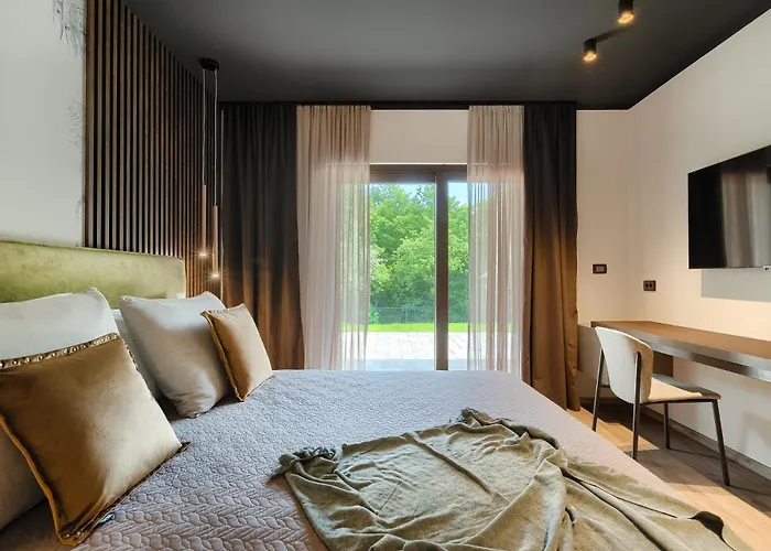 Nicol Tireli Βίλα *