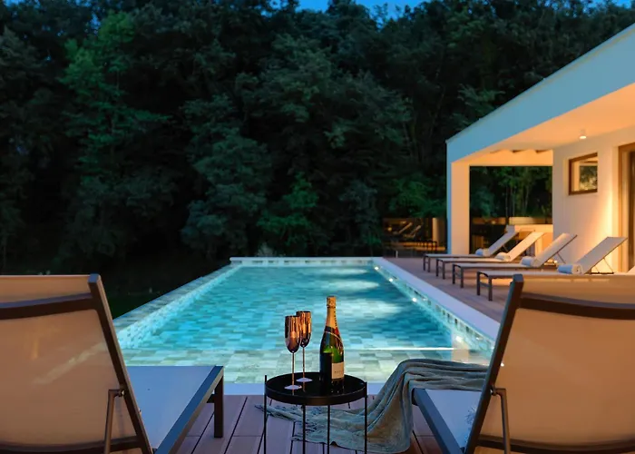 Βίλα Nicol Tireli