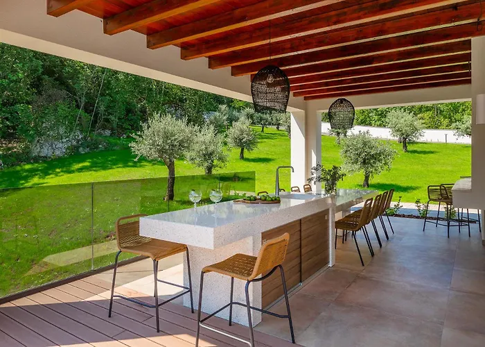 Βίλα Nicol Tireli