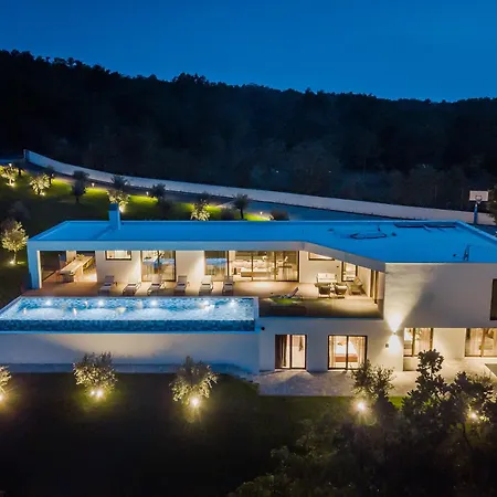 Nicol Tireli Villa